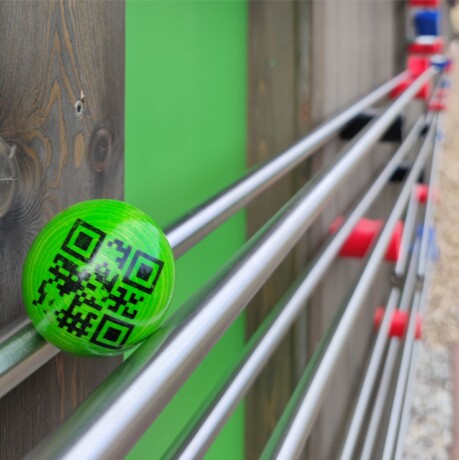 Kugelbahn an der Spielzeugschachtel in Seiffen Dregeno Seiffen eG Kugeltour